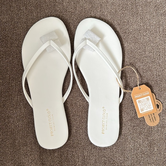 Vegan Leather Memory Foam White Sandals - Picture 4 of 6